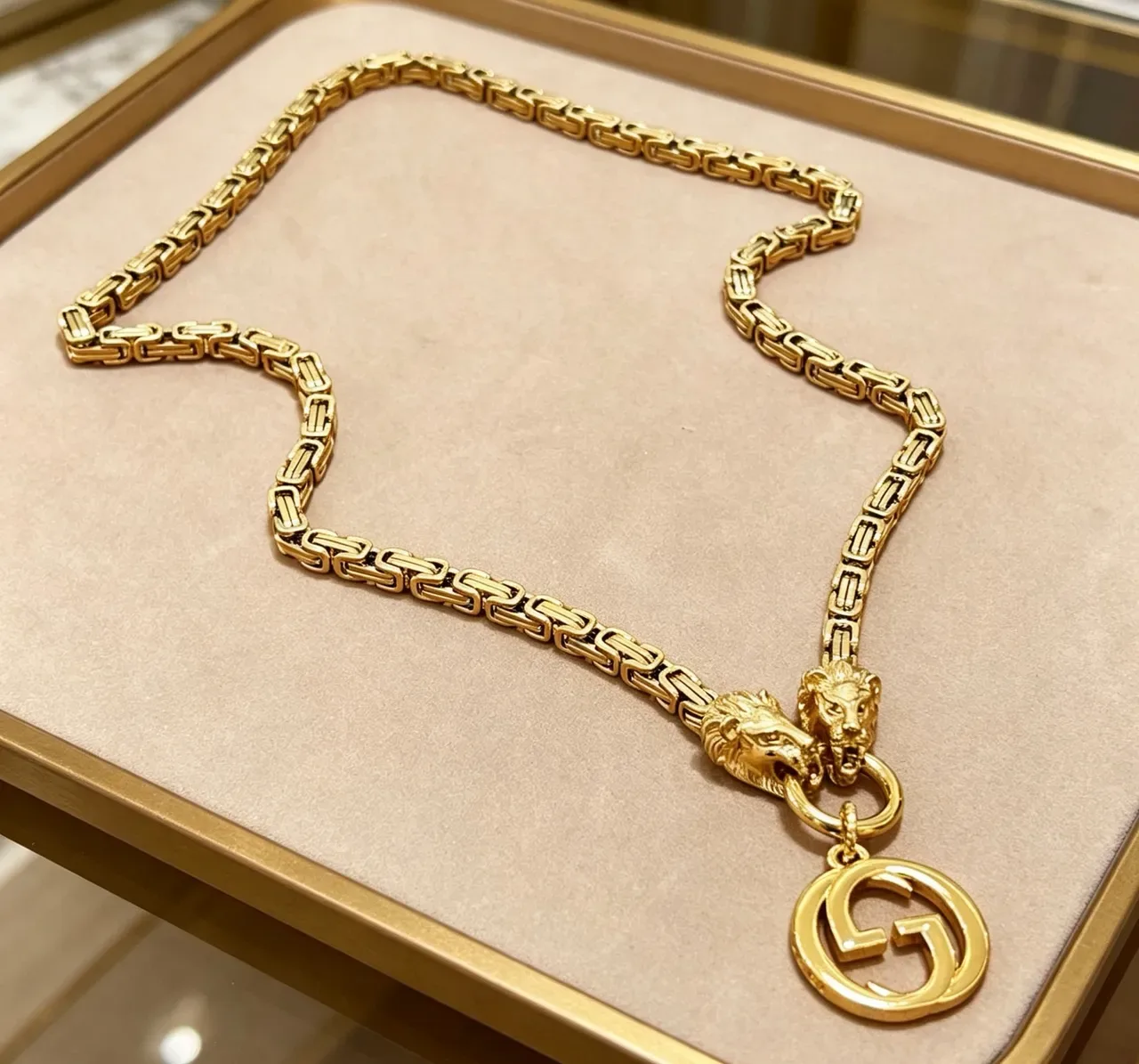 Gucci Lion Head Chain Gold-Tone Interlocking G Pendant Necklace 7