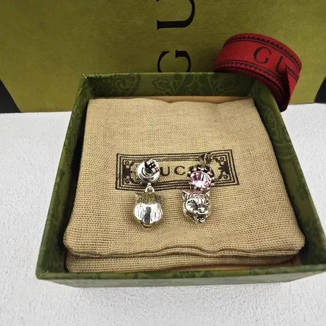 Gucci Lion-Head Crystal Stud Earrings 4