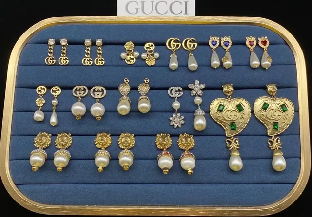Gucci أقراط كريستال متعددة الألوان نمط GG تشكيلي 2