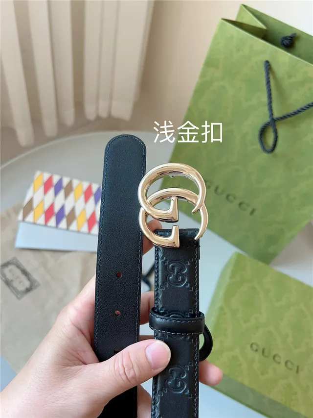 Cinto de couro Gucci Ophidia preto dourado estampado GG monograma interlocking double G fivela 3