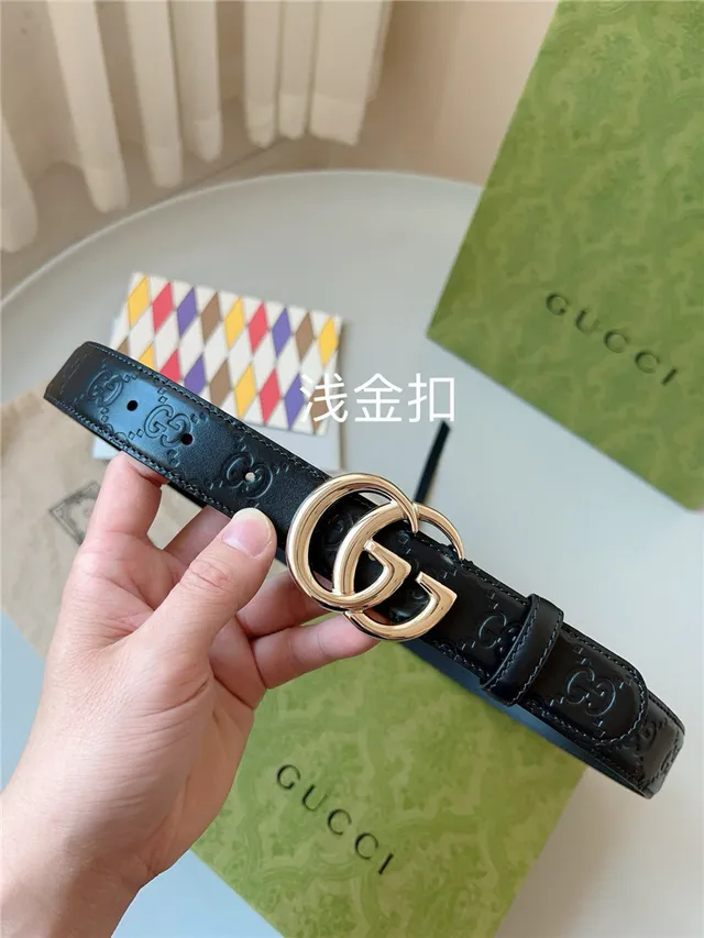 Cinto de couro Gucci Ophidia preto dourado estampado GG monograma interlocking double G fivela 4