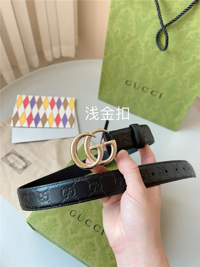 Cinto de couro Gucci Ophidia preto dourado estampado GG monograma interlocking double G fivela 5