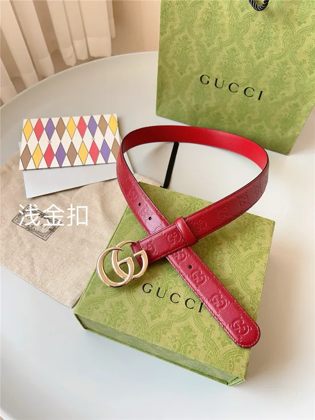 Cinto de couro Gucci Ophidia preto dourado estampado GG monograma interlocking double G fivela 10