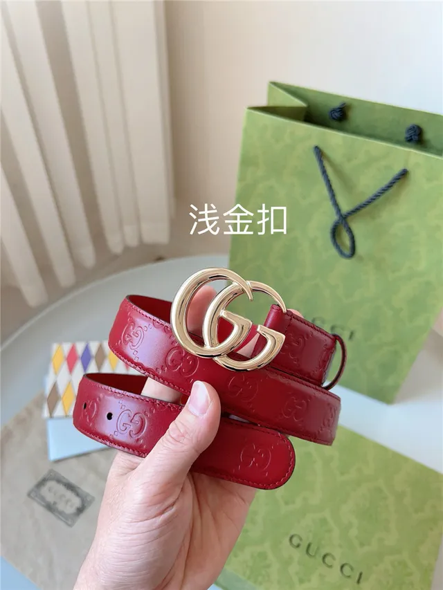 Cinto de couro Gucci Ophidia preto dourado estampado GG monograma interlocking double G fivela 12