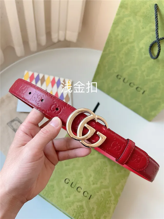 Cinto de couro Gucci Ophidia preto dourado estampado GG monograma interlocking double G fivela 14