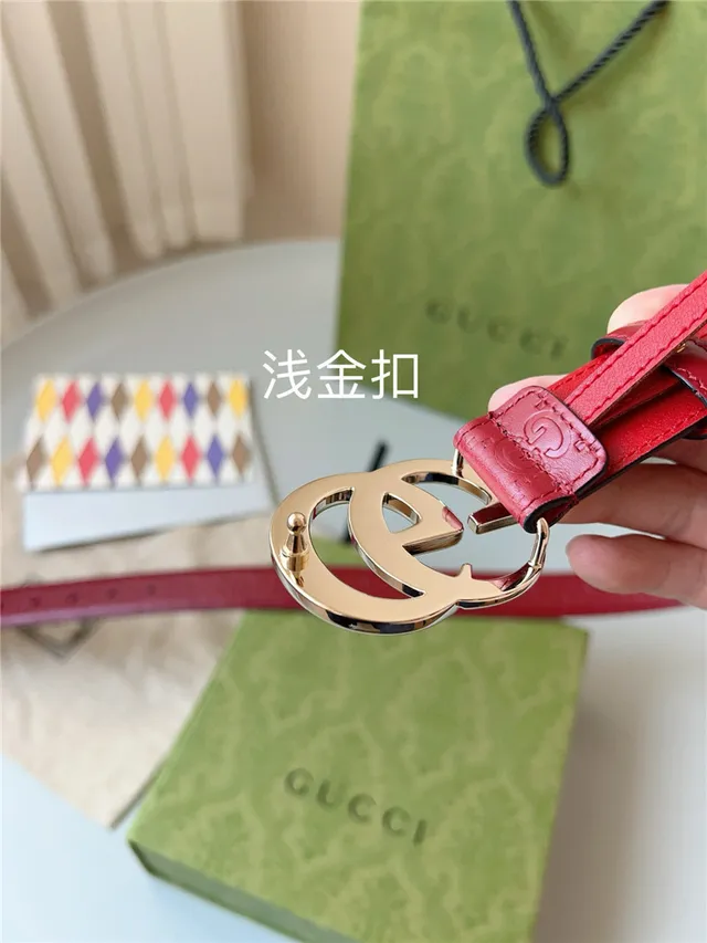 Cinto de couro Gucci Ophidia preto dourado estampado GG monograma interlocking double G fivela 15