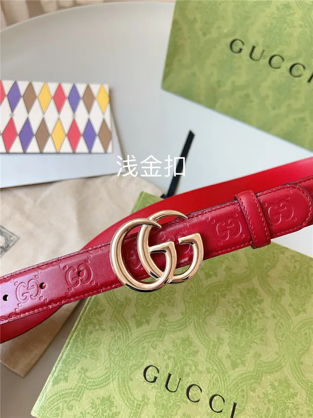 Cinto de couro Gucci Ophidia preto dourado estampado GG monograma interlocking double G fivela 17