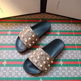 Gucci मोती सजाया GG कैनवास स्लाइड स्लिपर्स