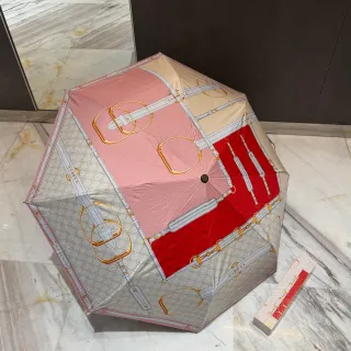 Gucci Bolsa rosa y rojo estampado motivo arnés ecuestre GG Monograma fondo