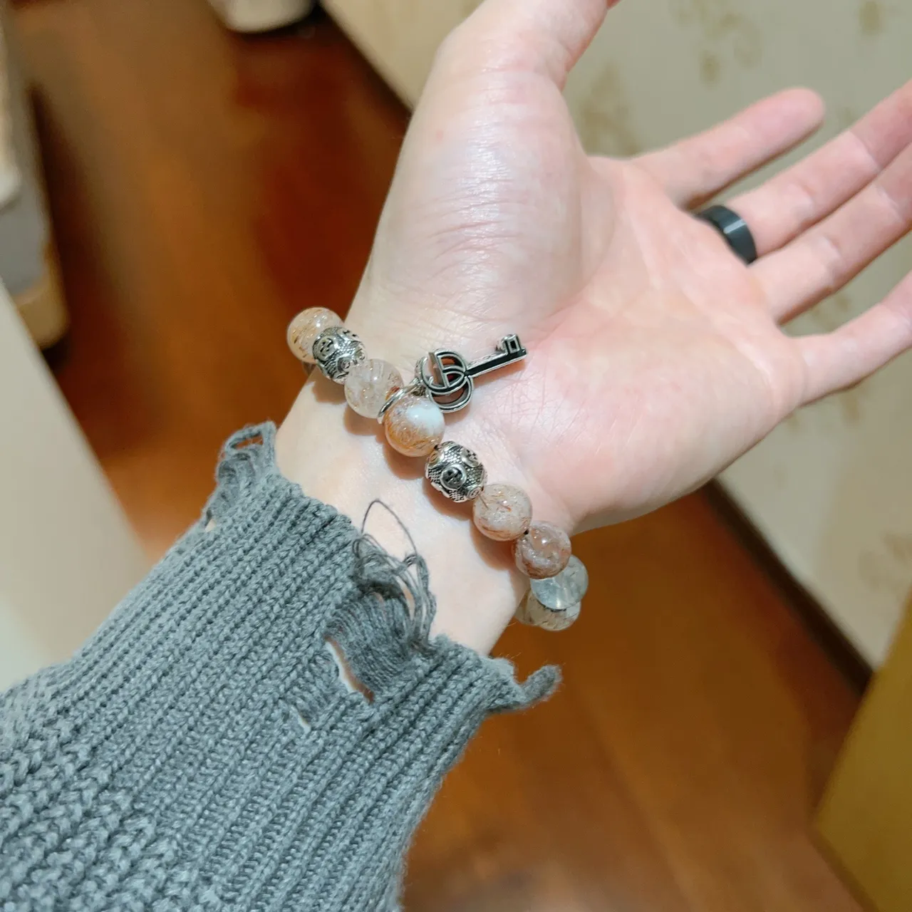 Gucci Rutilated Quartz and Silver-Tone Key Charm Stretch Bracelet 2