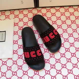 Gucci Screener काला और लाल लोगो स्लिपर्स