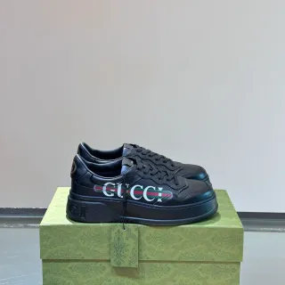 Gucci Screener أحذية رياضية سوداء جلدية Logo-Band نمط حياة