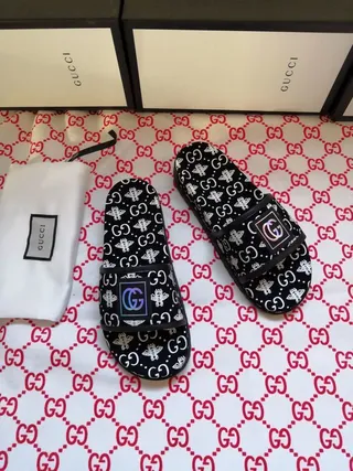 Gucci Screener GG Bee Print Iridescent Logo Slippers 5