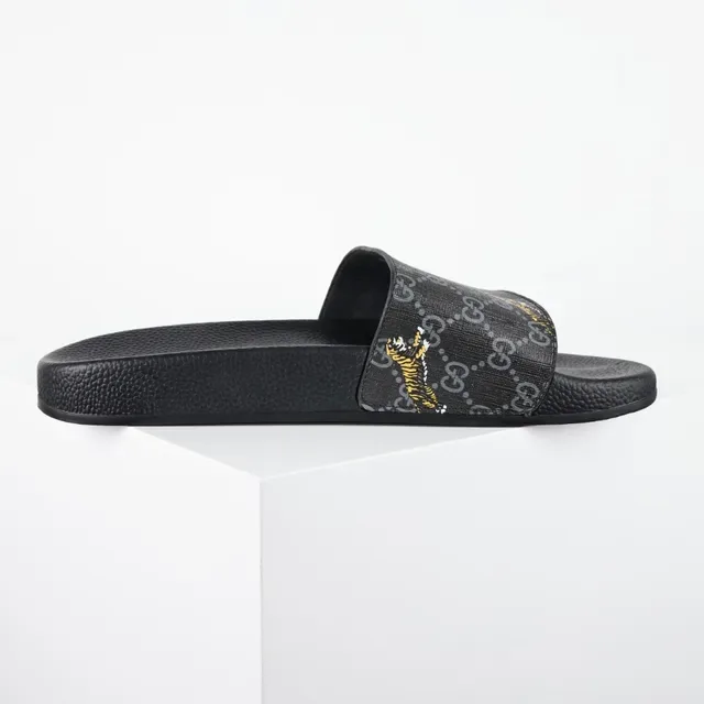 Gucci Screener GG Monogram Tiger Print Pantufas 7