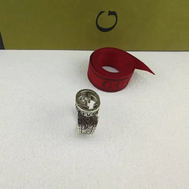 Gucci Screener Silver Green Interlocking G Logo Ornate Engraved Band Ring 3