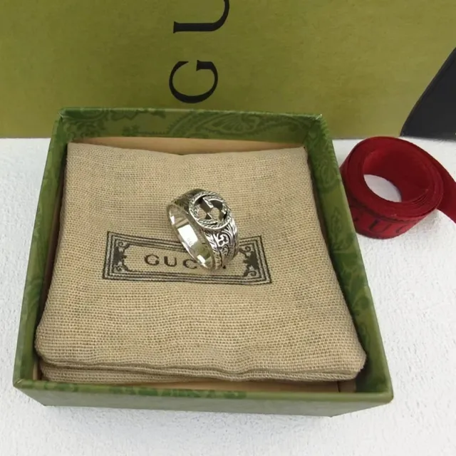 Gucci Screener Silver Green Interlocking G Logo Ornate Engraved Band Ring 4