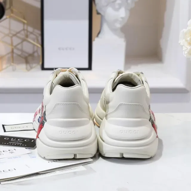 Gucci Screener Strawberry Print Off-White Lifestyle Sneakers 2