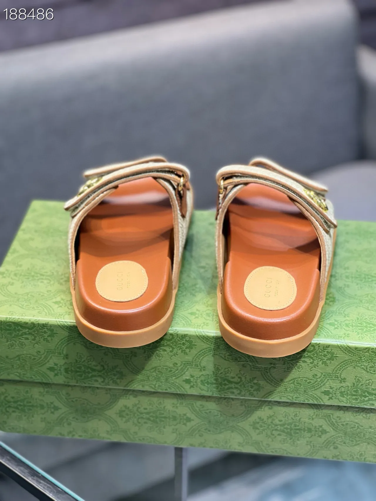 Gucci Screener Sandales Casual en Raffia Tissé et Cuir Tan 2