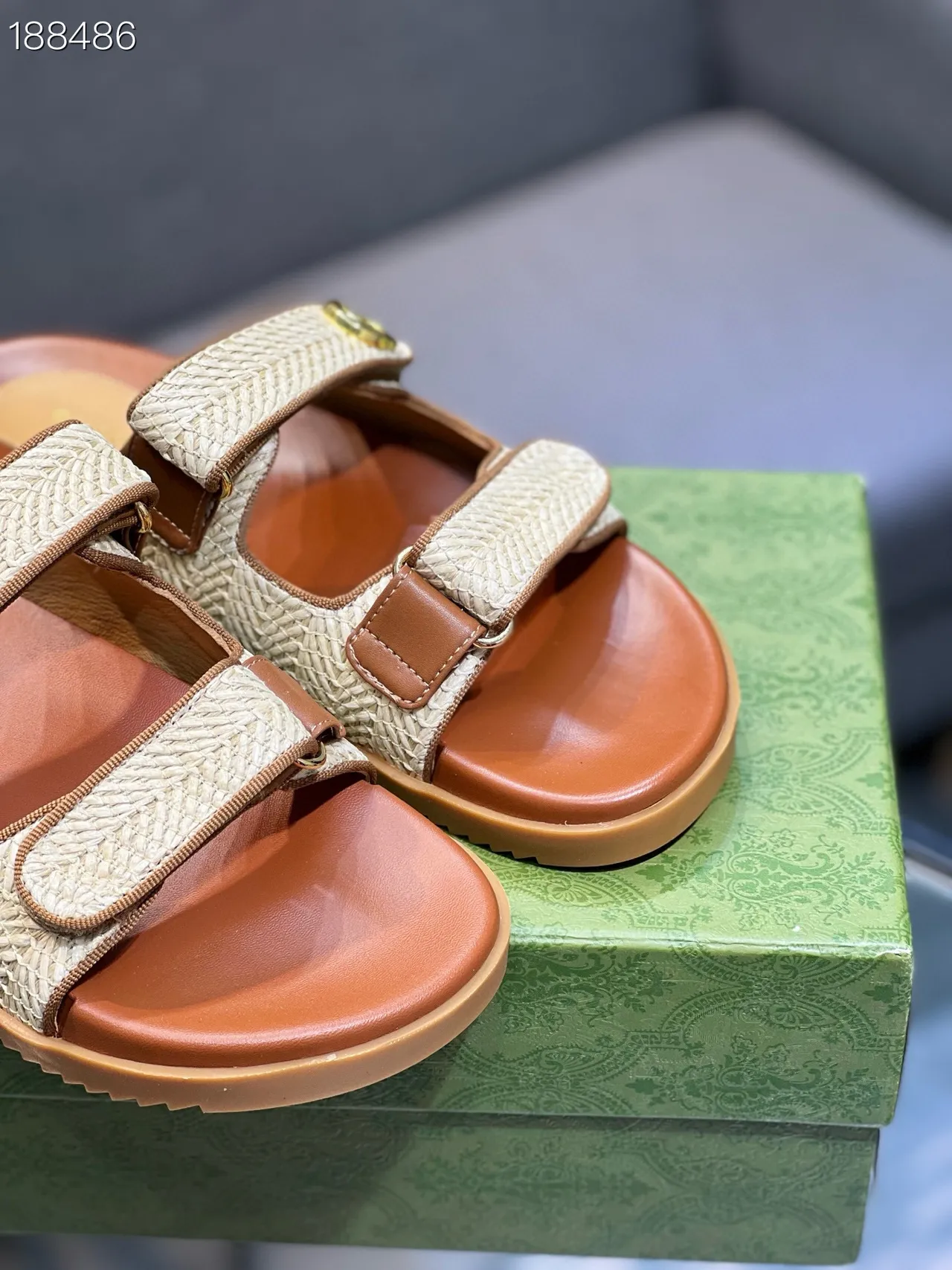 Gucci Screener Sandales Casual en Raffia Tissé et Cuir Tan 6