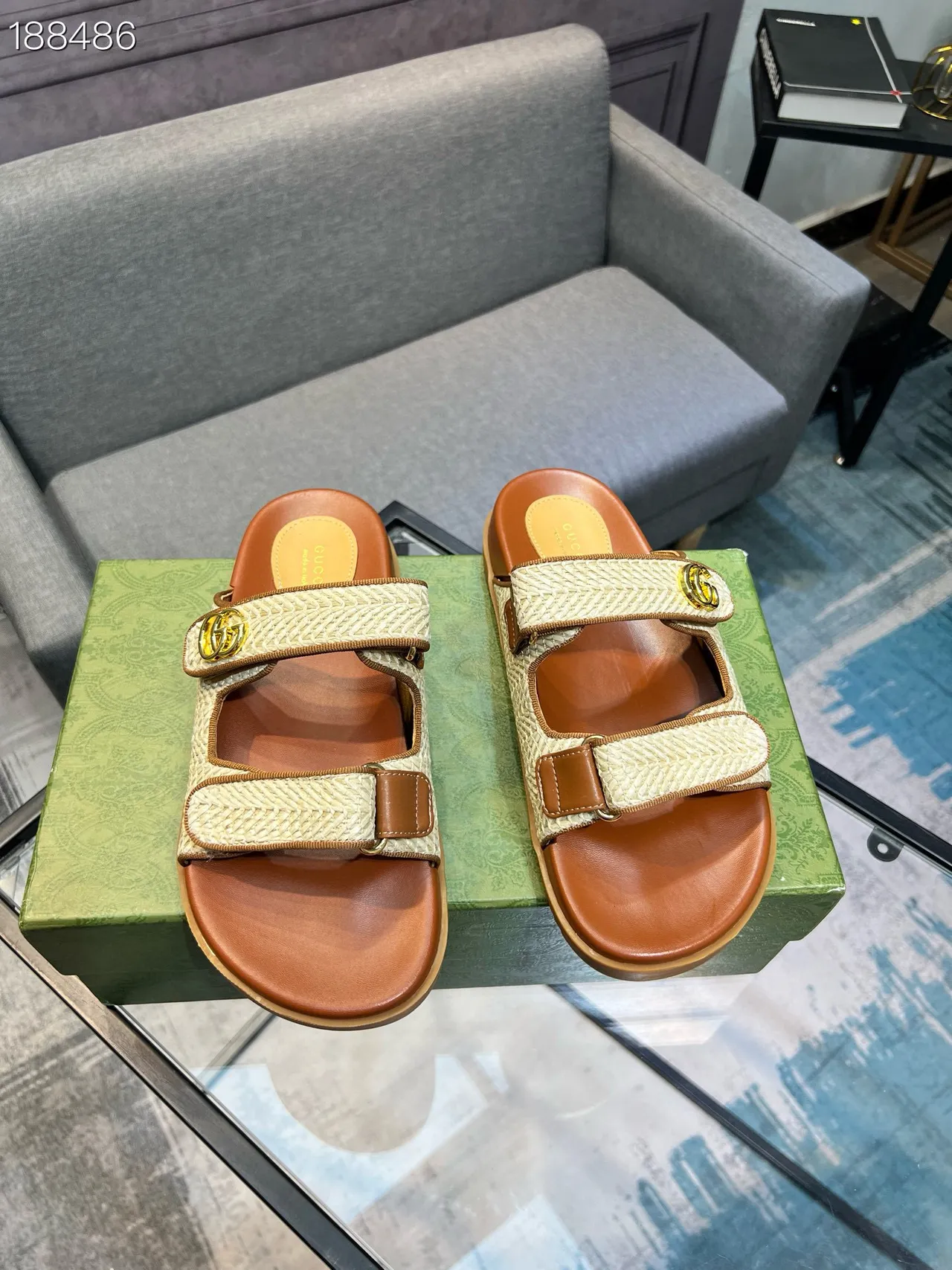 Gucci Screener Sandales Casual en Raffia Tissé et Cuir Tan 8