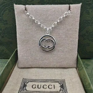 Gucci Chaîne de maillons argentée beige circulaire avec pendentif double G