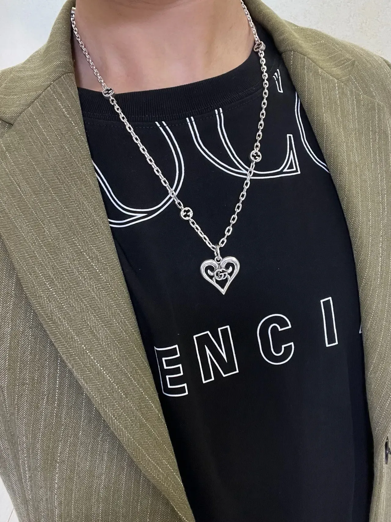 Gucci Silver Black Chain Heart-Shaped Pendant Necklace 2
