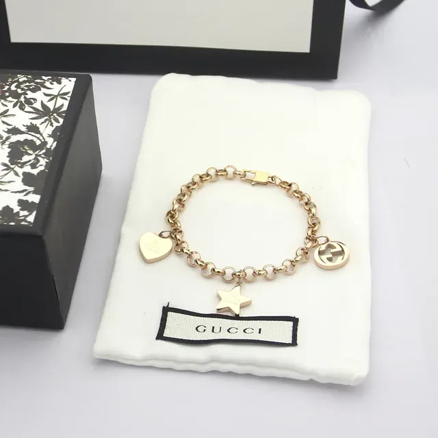 Gucci Silver Chain-Link Charm-Adorned Bracelet 3