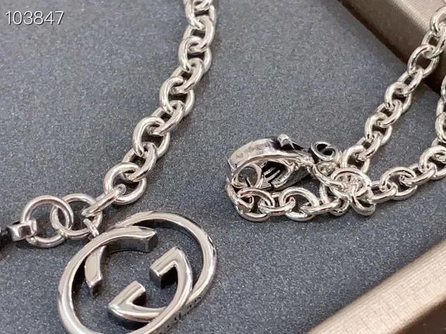 Gucci Silver Chain-Link Interlocking G Pendant Bracelet 3