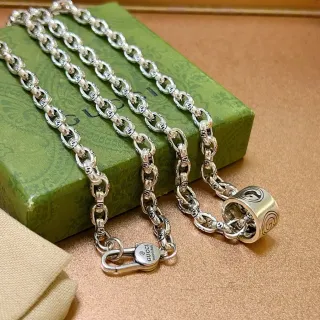 Gucci Silver Chunky Oval-Link Chain Engraved Interlocking G Motifs Necklace