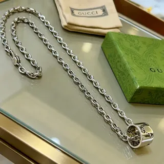 Gucci सिल्वर उत्कीर्ण लिंक चेन नेकलेस