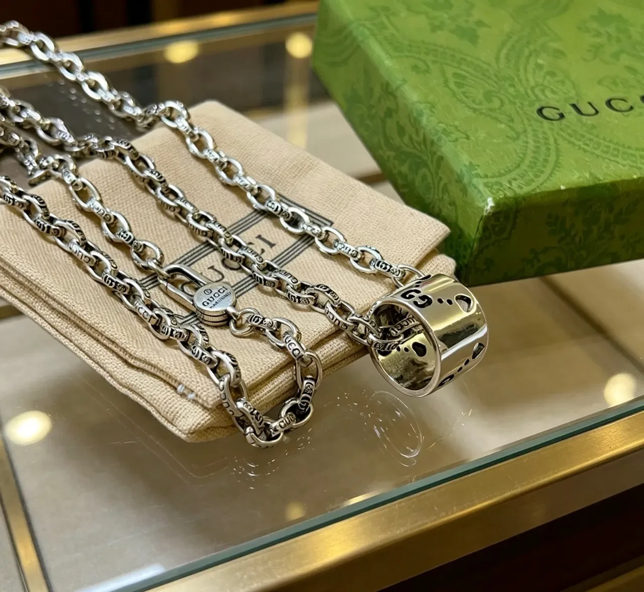 Gucci सिल्वर उत्कीर्ण लिंक चेन नेकलेस 7
