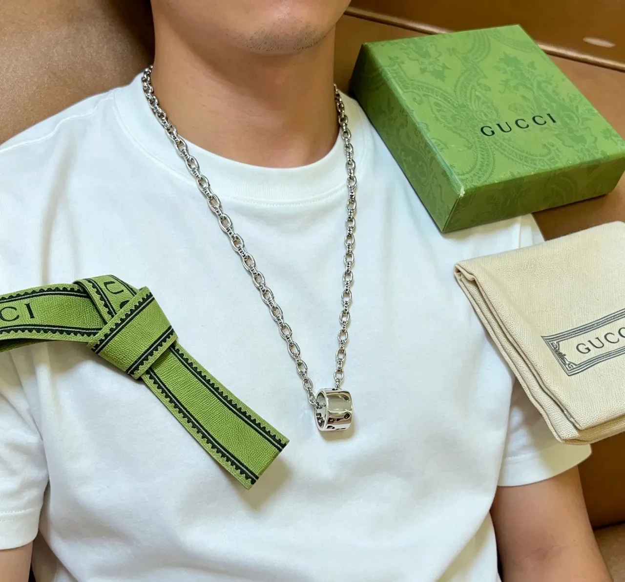 Gucci सिल्वर उत्कीर्ण लिंक चेन नेकलेस 9