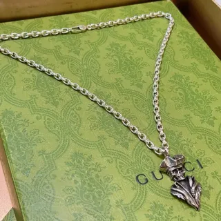 Gucci Silver Green Chain Skull Pendant Necklace