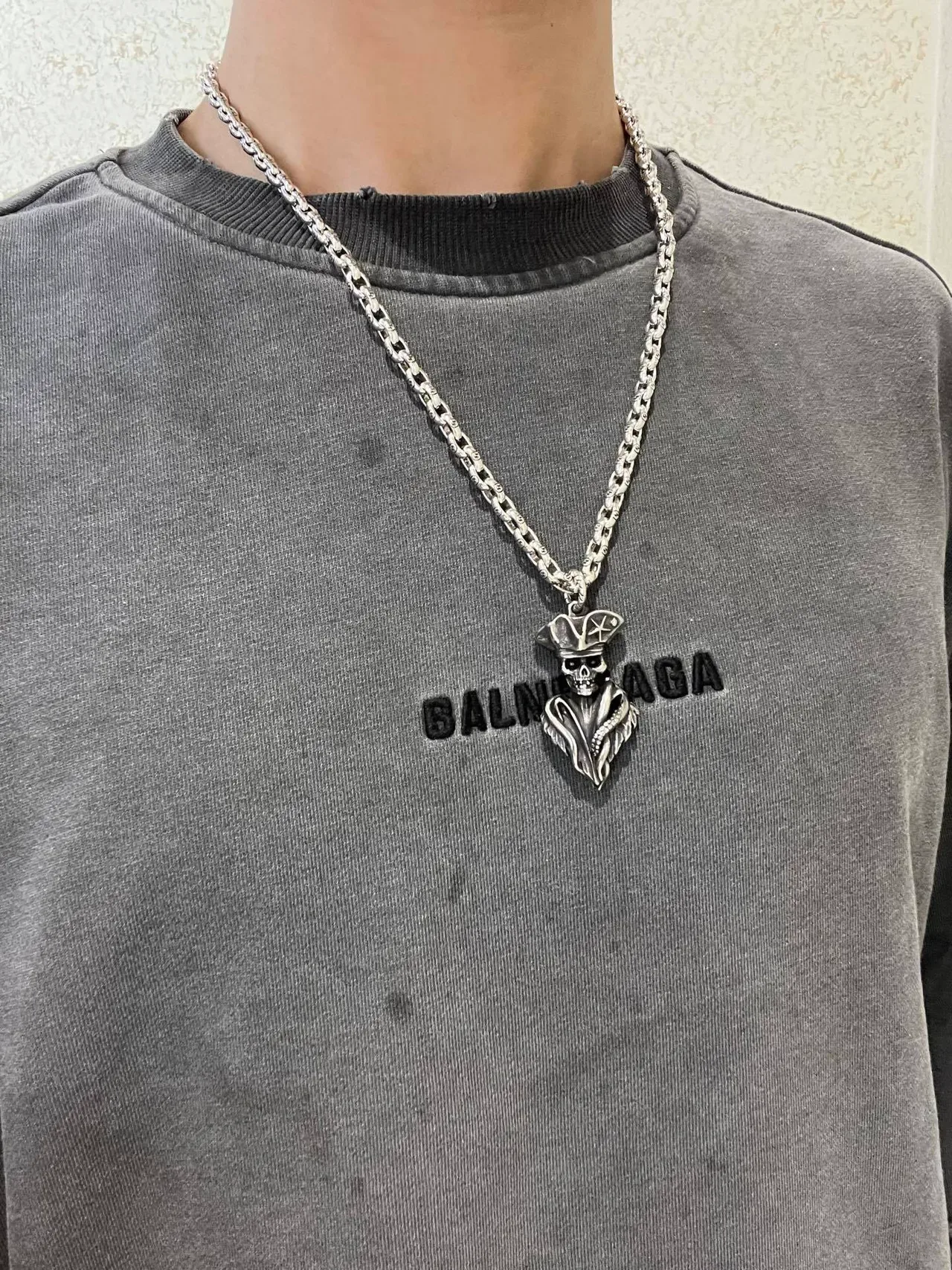 Gucci Silver Green Chain Skull Pendant Necklace 8
