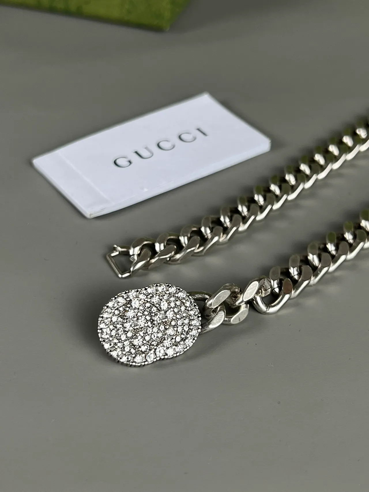 Gucci Silver Green Curb Chain Emerald-Set Floral Motifs Necklace 6