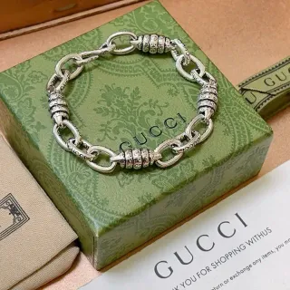 Gucci سوار سلسلة ربط ثقيلة لون فضي أخضر موصلات برميل مزخرفة