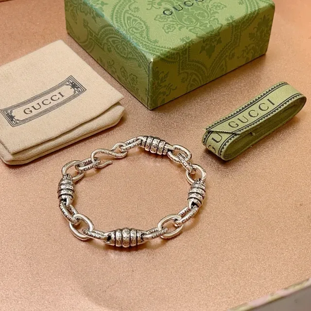 Gucci Silver Green Heavy-Link Chain Ornate Barrel Connectors Bracelet 2