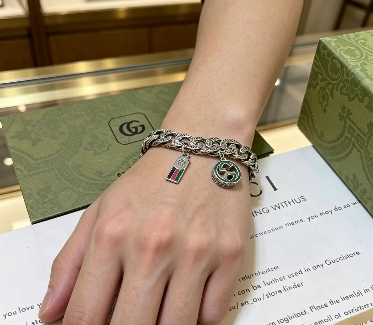 Gucci Silver Green Leaf-Pattern Curb Chain Interlocking G Clasp Bracelet 7