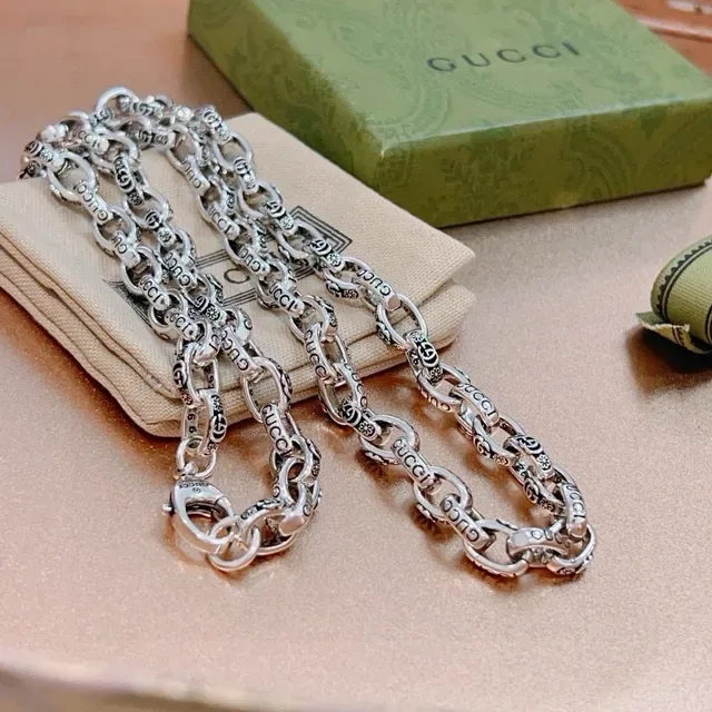 Gucci Silver Interlocking G-Logo Engraved Links Oval Curb-Style Chain Necklace 5