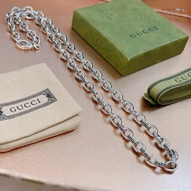Gucci Silver Interlocking G-Logo Engraved Links Oval Curb-Style Chain Necklace 8