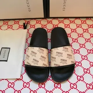 Gucci Slide काला और बेज Logo Strap Slippers