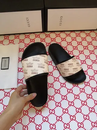 Gucci Slide काला और बेज Logo Strap Slippers 5