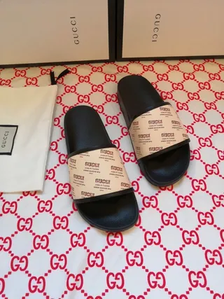 Gucci Slide काला और बेज Logo Strap Slippers 8