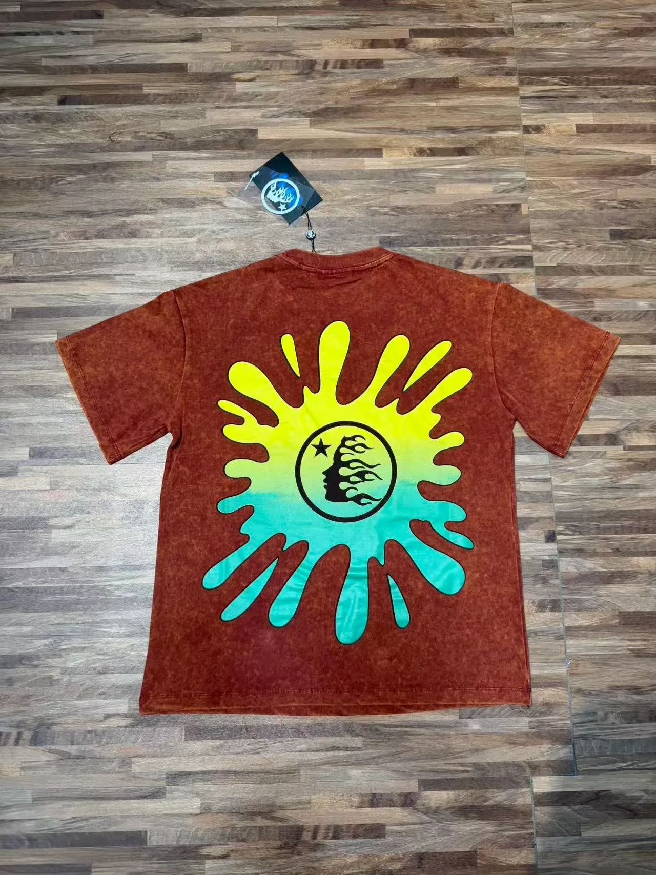 Camiseta Hellstar lavagem ácida estampa gráfica dupla face 7