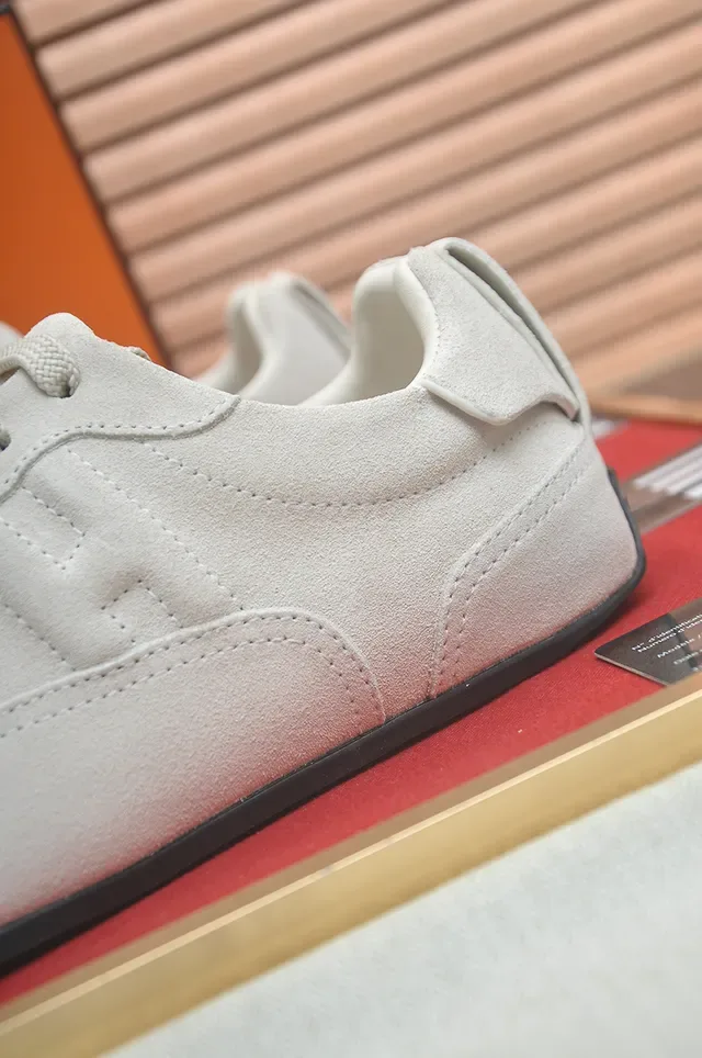 Hermès Beige Suede Low-Top Lifestyle Sneakers 2