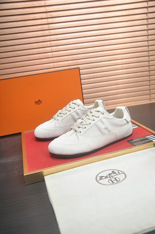 Hermès Beige Suede Low-Top Lifestyle Sneakers 4