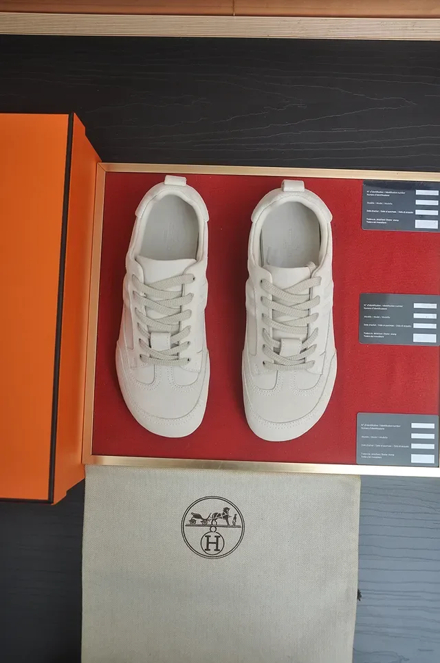 Hermès Beige Suede Low-Top Lifestyle Sneakers 5