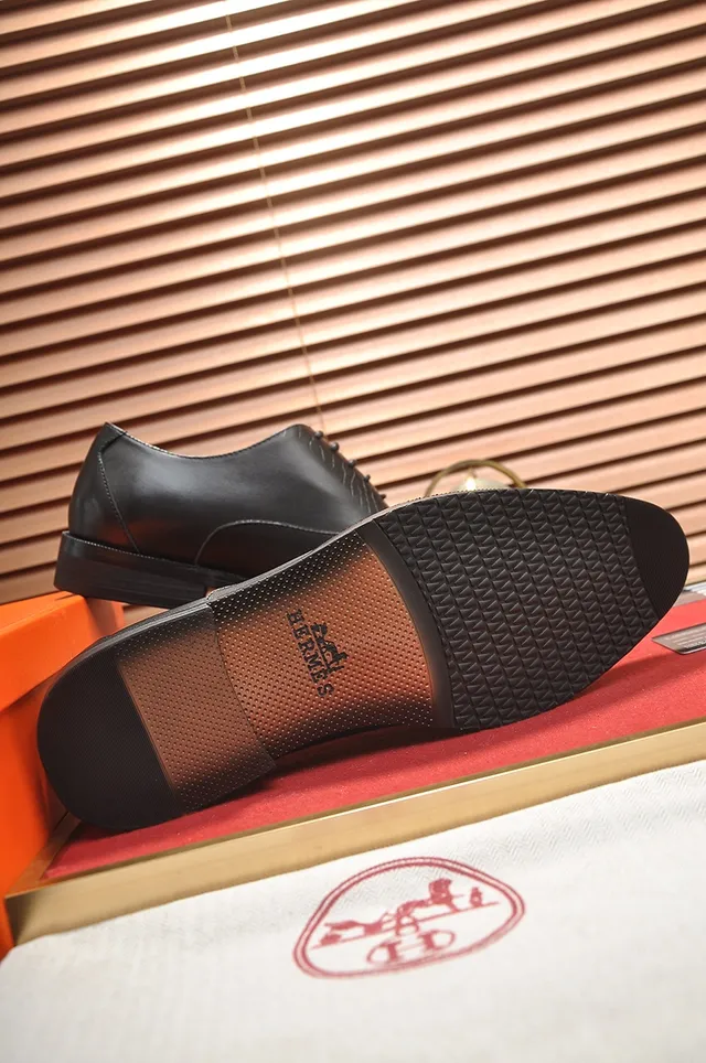 Hermès Sapatos Oxford com embossagem de crocodilo preto e cap toe 4