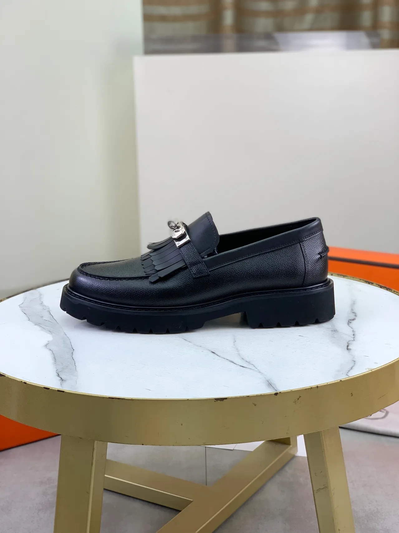 Hermès Noir Argenté Cuir Texturé avec Sangle à Franges et Pompons Mocassin 6