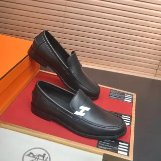 Hermès Preto e Branco Couro Penny Loafer